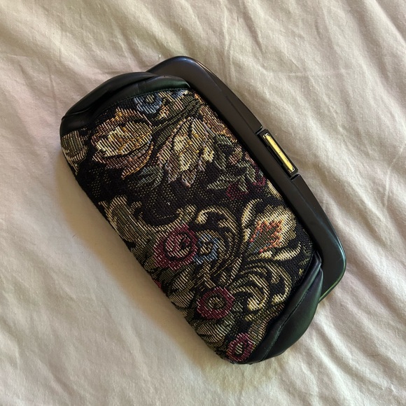 American Vintage Floral Clutch - Picture 8 of 8